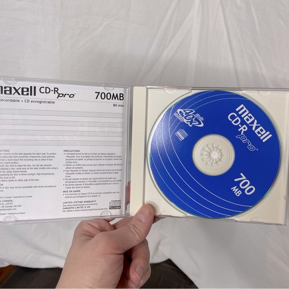 Vintage Single Maxell® CD-R Pro Series Media With Jewel Cases, 700MB/80 Minutes - Picture 3 of 6